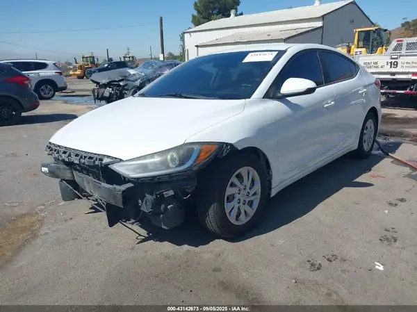 5NPD74LF7JH392175 2018 HYUNDAI ELANTRA - Image 2