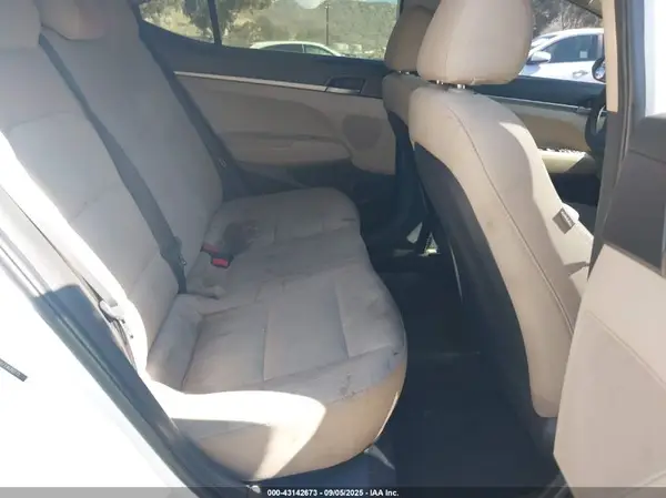 5NPD74LF7JH392175 2018 HYUNDAI ELANTRA - Image 8