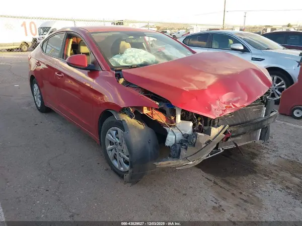5NPD74LF7JH395870 2018 HYUNDAI ELANTRA - Image 1