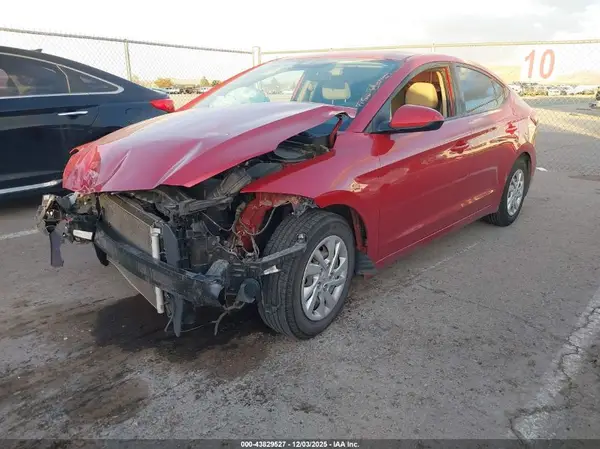 5NPD74LF7JH395870 2018 HYUNDAI ELANTRA - Image 2