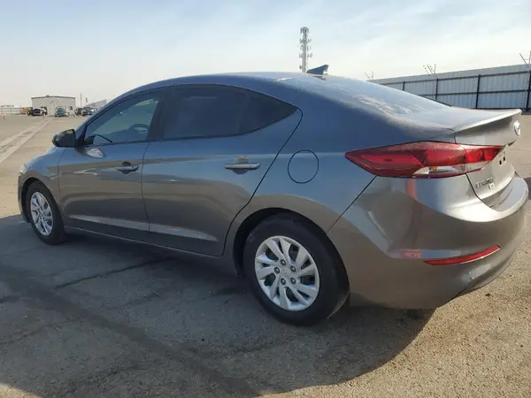 5NPD74LF7JH396565 2018 HYUNDAI ELANTRA - Image 2