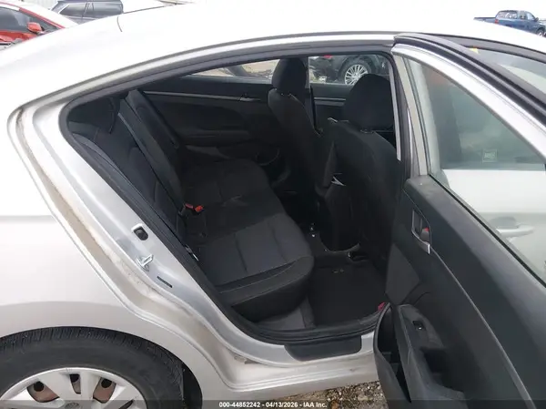 5NPD74LF7JH397084 2018 HYUNDAI ELANTRA - Image 8