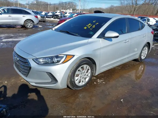 5NPD74LF7JH397957 2018 HYUNDAI ELANTRA - Image 2