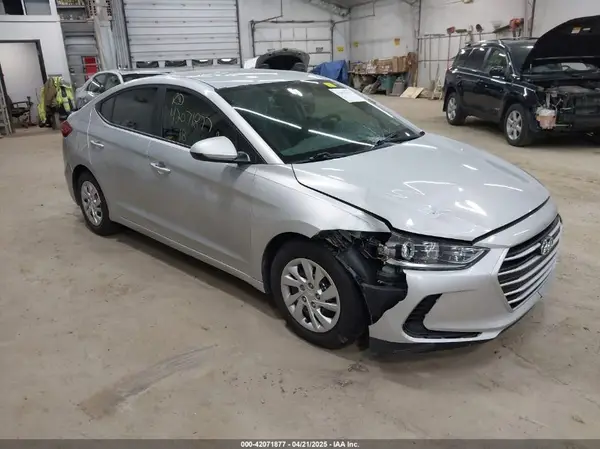 5NPD74LF7JH398977 2018 HYUNDAI ELANTRA - Image 1