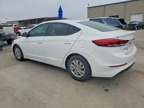 5NPD74LF7JH400114 2018 HYUNDAI ELANTRA - Image 2