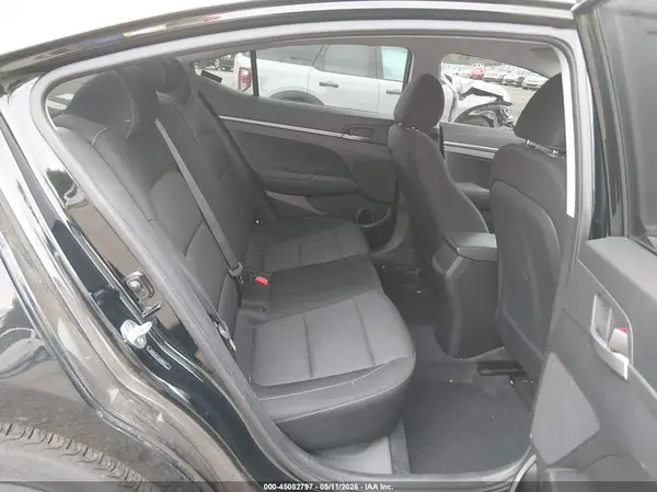 5NPD74LF7JH400517 2018 HYUNDAI ELANTRA - Image 8