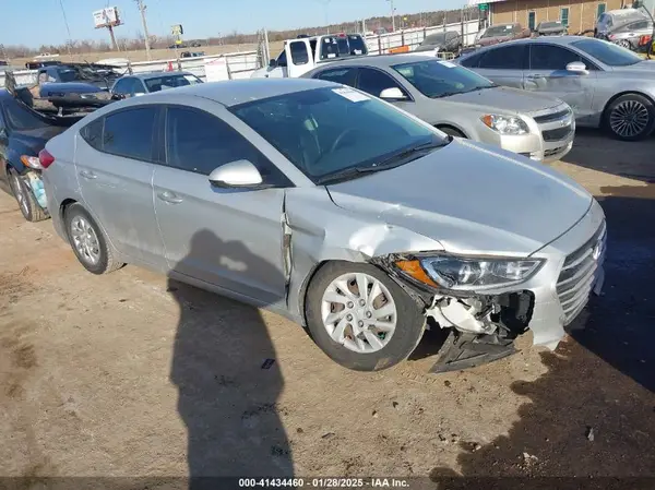 5NPD74LF7JH402378 2018 HYUNDAI ELANTRA - Image 1