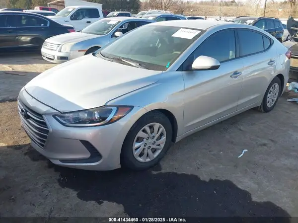 5NPD74LF7JH402378 2018 HYUNDAI ELANTRA - Image 2
