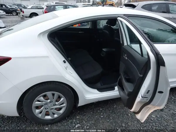5NPD74LF7KH452053 2019 HYUNDAI ELANTRA - Image 8