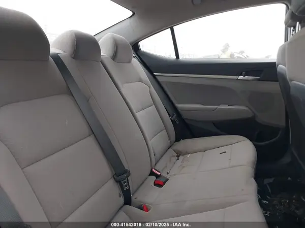 5NPD74LF7KH458189 2019 HYUNDAI ELANTRA - Image 8