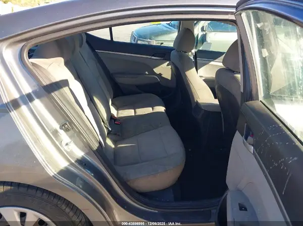 5NPD74LF7KH470312 2019 HYUNDAI ELANTRA - Image 8