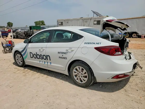 5NPD74LF7KH473081 2019 HYUNDAI ELANTRA - Image 2