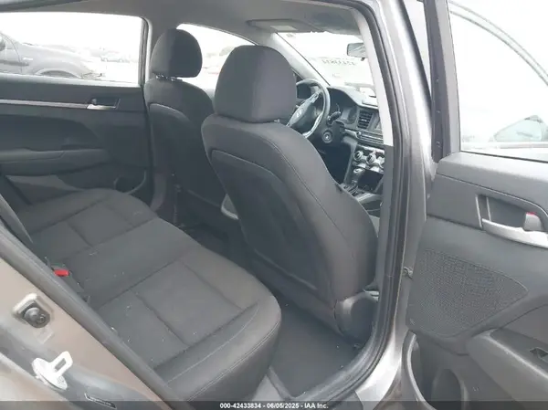 5NPD74LF7KH474988 2019 HYUNDAI ELANTRA - Image 8
