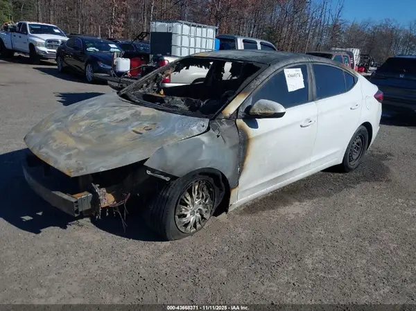 5NPD74LF7KH476305 2019 HYUNDAI ELANTRA - Image 2