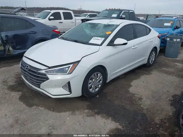 5NPD74LF7KH477339 2019 HYUNDAI ELANTRA - Image 2