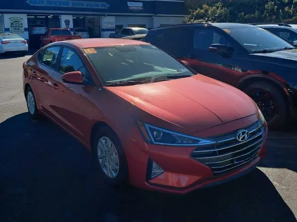 5NPD74LF7KH483335 2019 HYUNDAI ELANTRA - Image 1