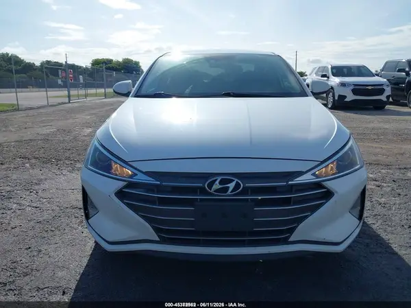 2020 HYUNDAI ELANTRA auction photo 6