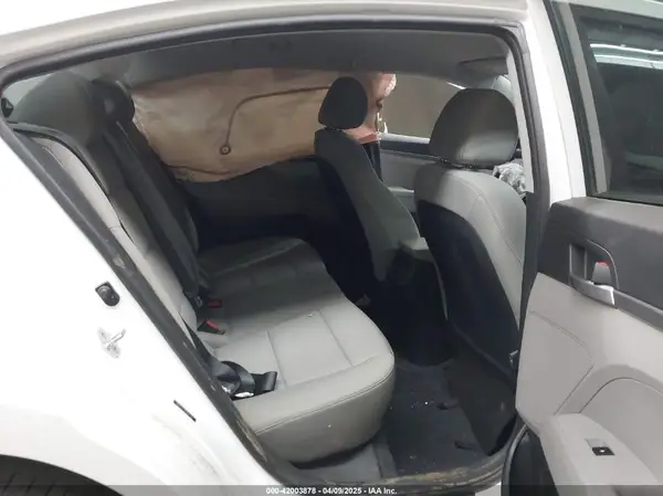 5NPD74LF8HH041785 2017 HYUNDAI ELANTRA - Image 8