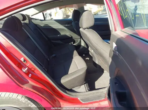 5NPD74LF8HH052821 2017 HYUNDAI ELANTRA - Image 8