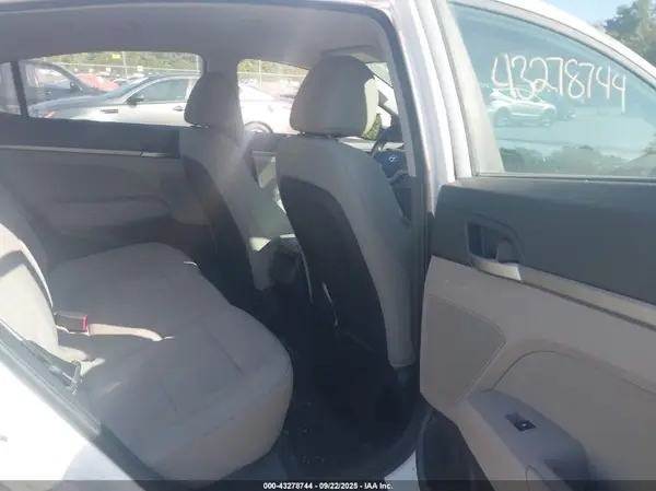 5NPD74LF8HH053547 2017 HYUNDAI ELANTRA - Image 8