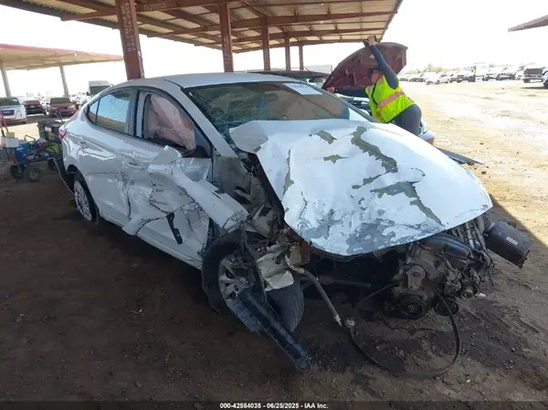 5NPD74LF8HH061325 2017 HYUNDAI ELANTRA - Image 1