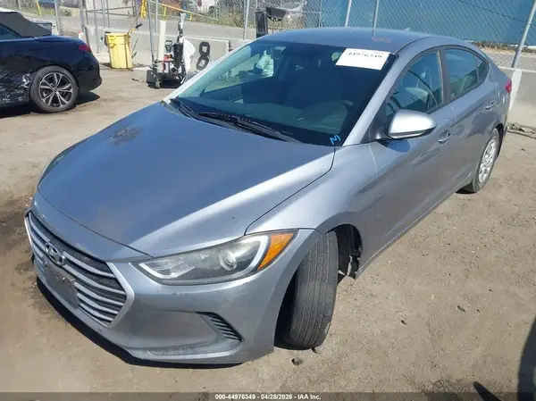 5NPD74LF8HH067030 2017 HYUNDAI ELANTRA - Image 2
