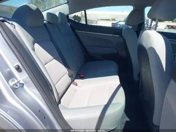 5NPD74LF8HH072888 2017 HYUNDAI ELANTRA - Image 8