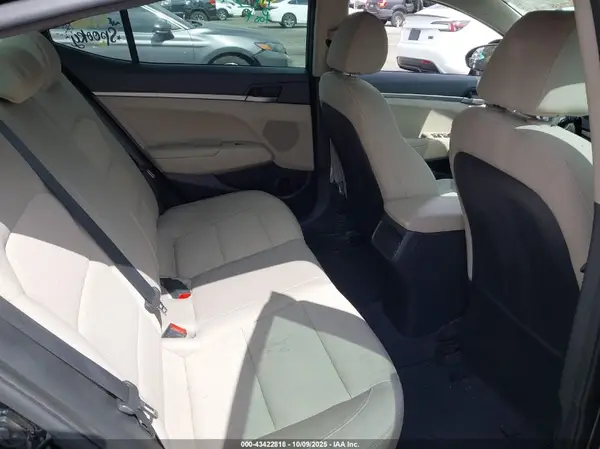 5NPD74LF8HH087472 2017 HYUNDAI ELANTRA - Image 8