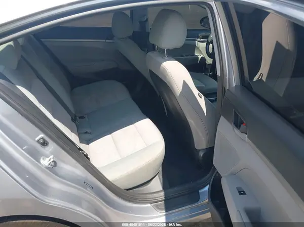 5NPD74LF8HH094440 2017 HYUNDAI ELANTRA - Image 8