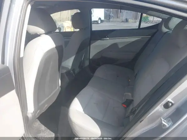 5NPD74LF8HH095250 2017 HYUNDAI ELANTRA - Image 8