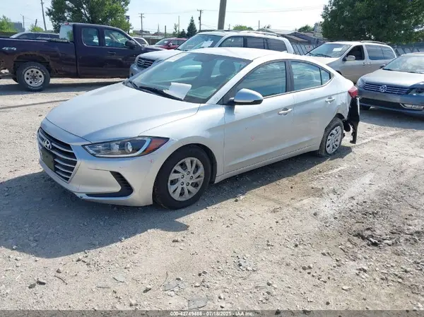 5NPD74LF8HH095698 2017 HYUNDAI ELANTRA - Image 2