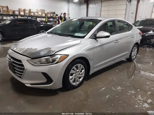 5NPD74LF8HH101421 2017 HYUNDAI ELANTRA - Image 2