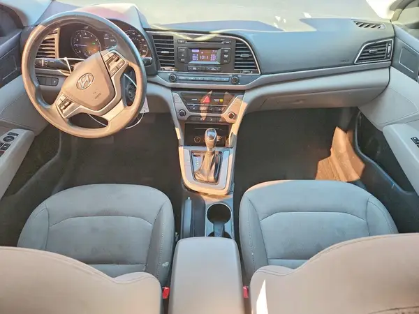 5NPD74LF8HH101810 2017 HYUNDAI ELANTRA - Image 8