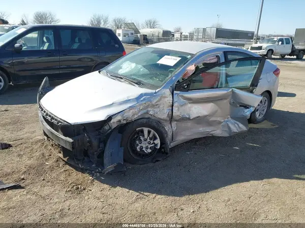 5NPD74LF8HH102567 2017 HYUNDAI ELANTRA - Image 2