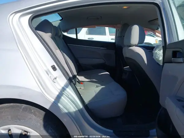 5NPD74LF8HH102567 2017 HYUNDAI ELANTRA - Image 8