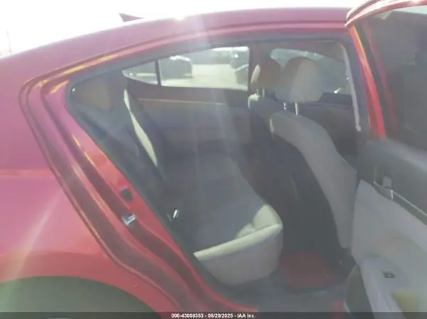 5NPD74LF8HH102939 2017 HYUNDAI ELANTRA - Image 8