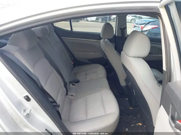 5NPD74LF8HH102990 2017 HYUNDAI ELANTRA - Image 8