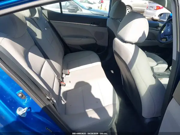 5NPD74LF8HH104819 2017 HYUNDAI ELANTRA - Image 8