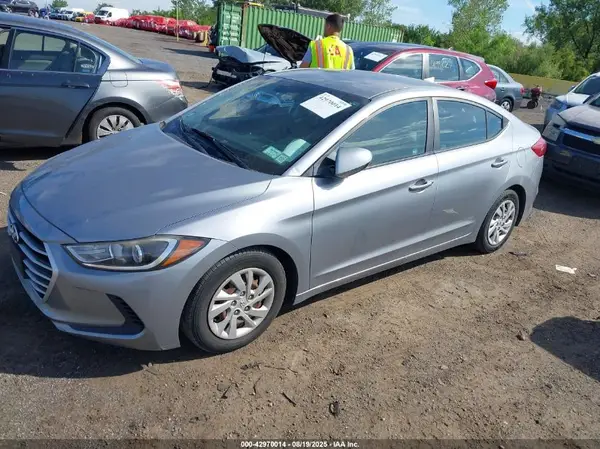 5NPD74LF8HH111785 2017 HYUNDAI ELANTRA - Image 2