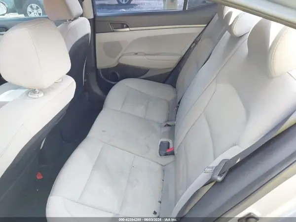 5NPD74LF8HH112001 2017 HYUNDAI ELANTRA - Image 8