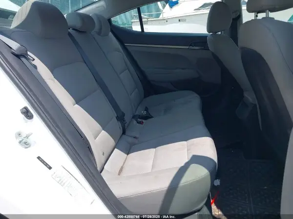5NPD74LF8HH113858 2017 HYUNDAI ELANTRA - Image 8