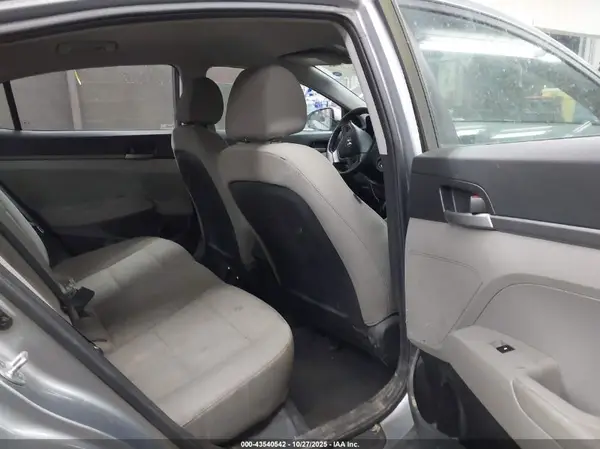 5NPD74LF8HH126951 2017 HYUNDAI ELANTRA - Image 8