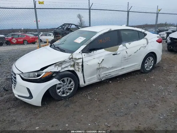 5NPD74LF8HH127677 2017 HYUNDAI ELANTRA - Image 2
