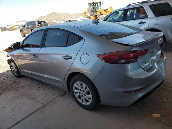 5NPD74LF8HH132085 2017 HYUNDAI ELANTRA - Image 2