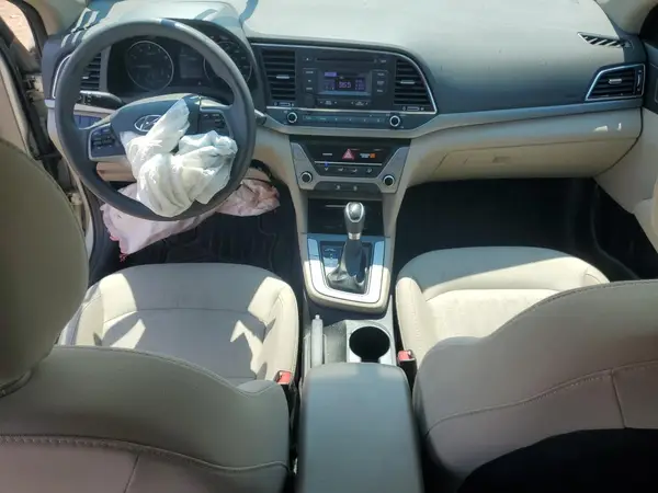 5NPD74LF8HH138095 2017 HYUNDAI ELANTRA - Image 8