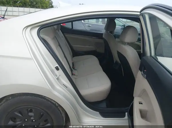 5NPD74LF8HH141255 2017 HYUNDAI ELANTRA - Image 8