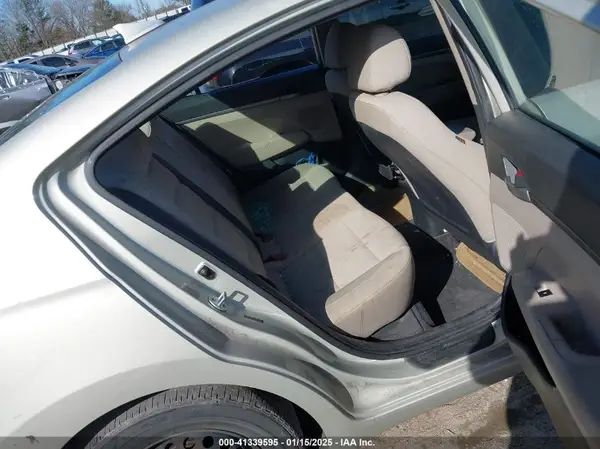 5NPD74LF8HH141272 2017 HYUNDAI ELANTRA - Image 8