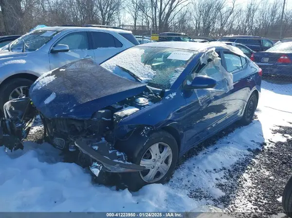5NPD74LF8HH141370 2017 HYUNDAI ELANTRA - Image 2