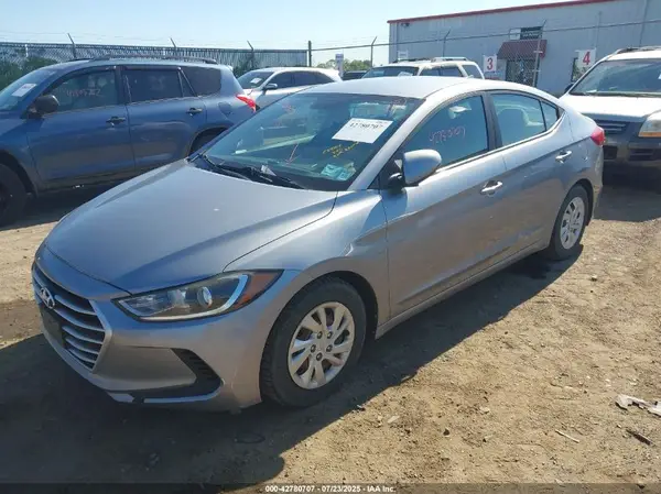 5NPD74LF8HH148349 2017 HYUNDAI ELANTRA - Image 2