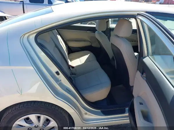 5NPD74LF8HH149193 2017 HYUNDAI ELANTRA - Image 8